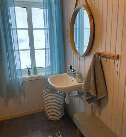 Holiday home Rorbu Vestersia I Skjelfjord Ramberg